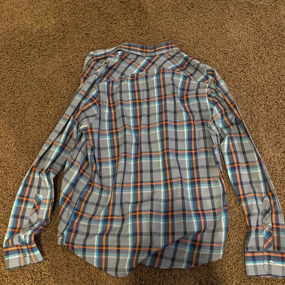 Split long sleeve button down shirt. - Picture 3 of 3